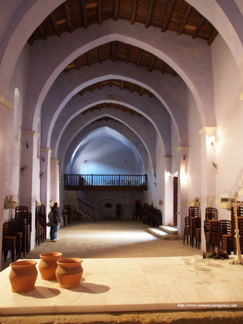 NAVE DESDE EL ALTAR